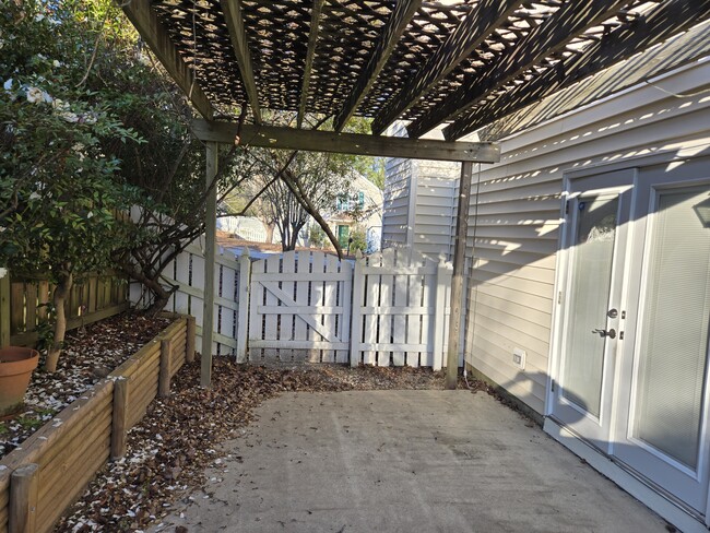 Patio - 5006 Silhouette Dr