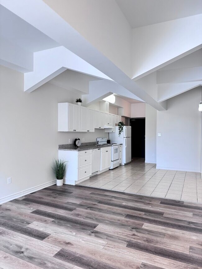 Photo du bâtiment - 323 2nd Ave N
