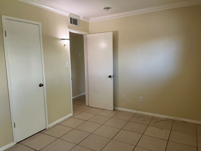 Foto del edificio - COMING SOON !! 2 Bedroom 1 Bath Apartment in Palm Springs!