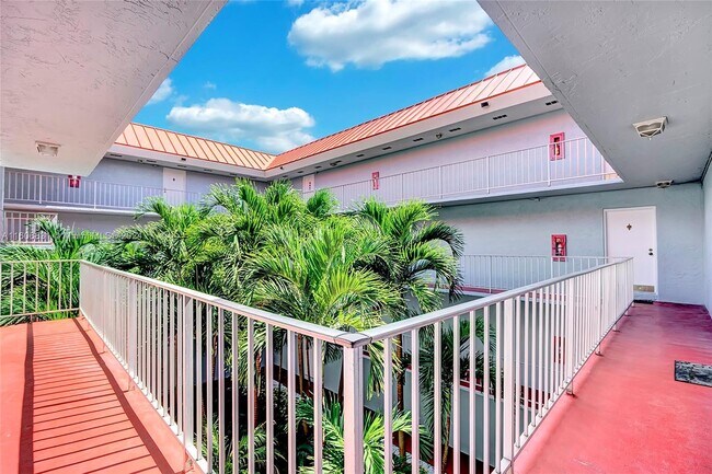 Foto del edificio - 505 S Pine Island Rd