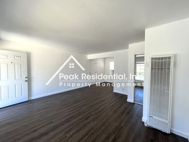 Building Photo - 2 br, 1 bath House - 5926 Hazel Ave