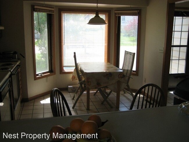 Building Photo - 4 br, 2 bath House - 2132 Plaenview Dr