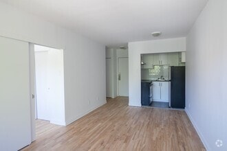 Building Photo - 760 Av. Galt