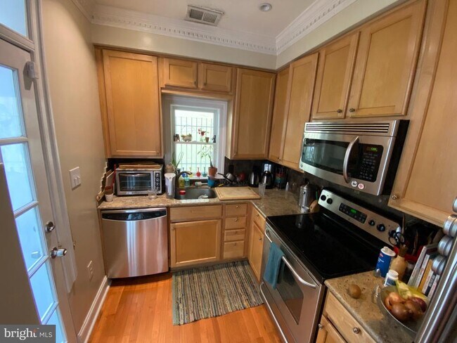 Foto del edificio - 2128 10th St NW