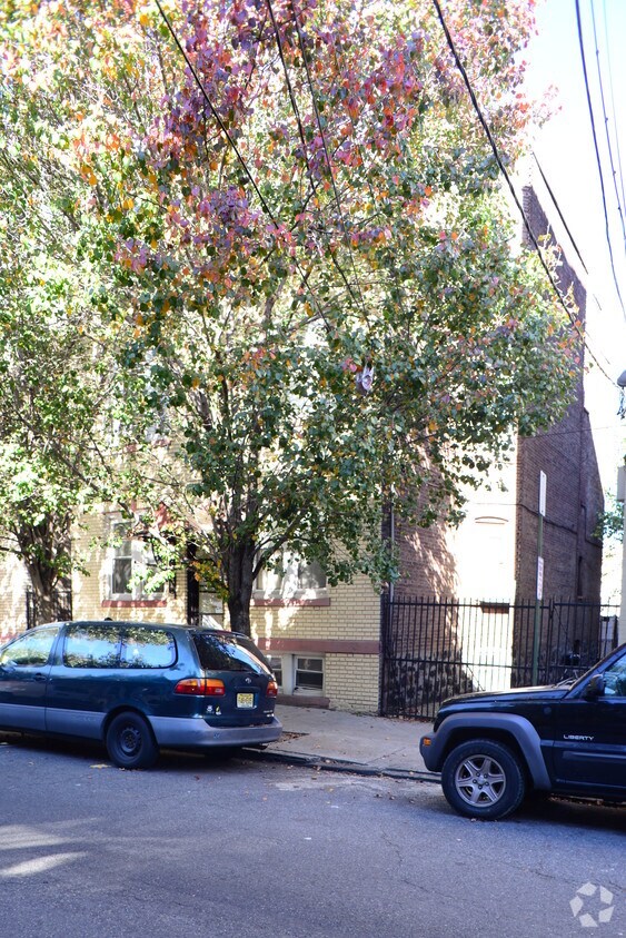 Primary Photo - 410 62nd St