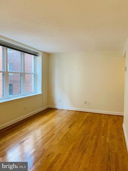 Foto del edificio - 2630 Adams Mill Rd NW