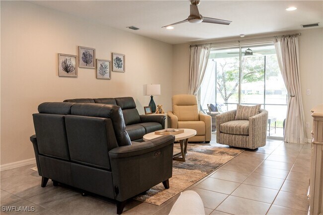 Foto del edificio - 14888 Edgewater Cir