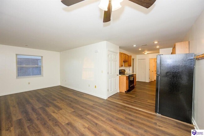 Foto del edificio - 113 College Street Rd