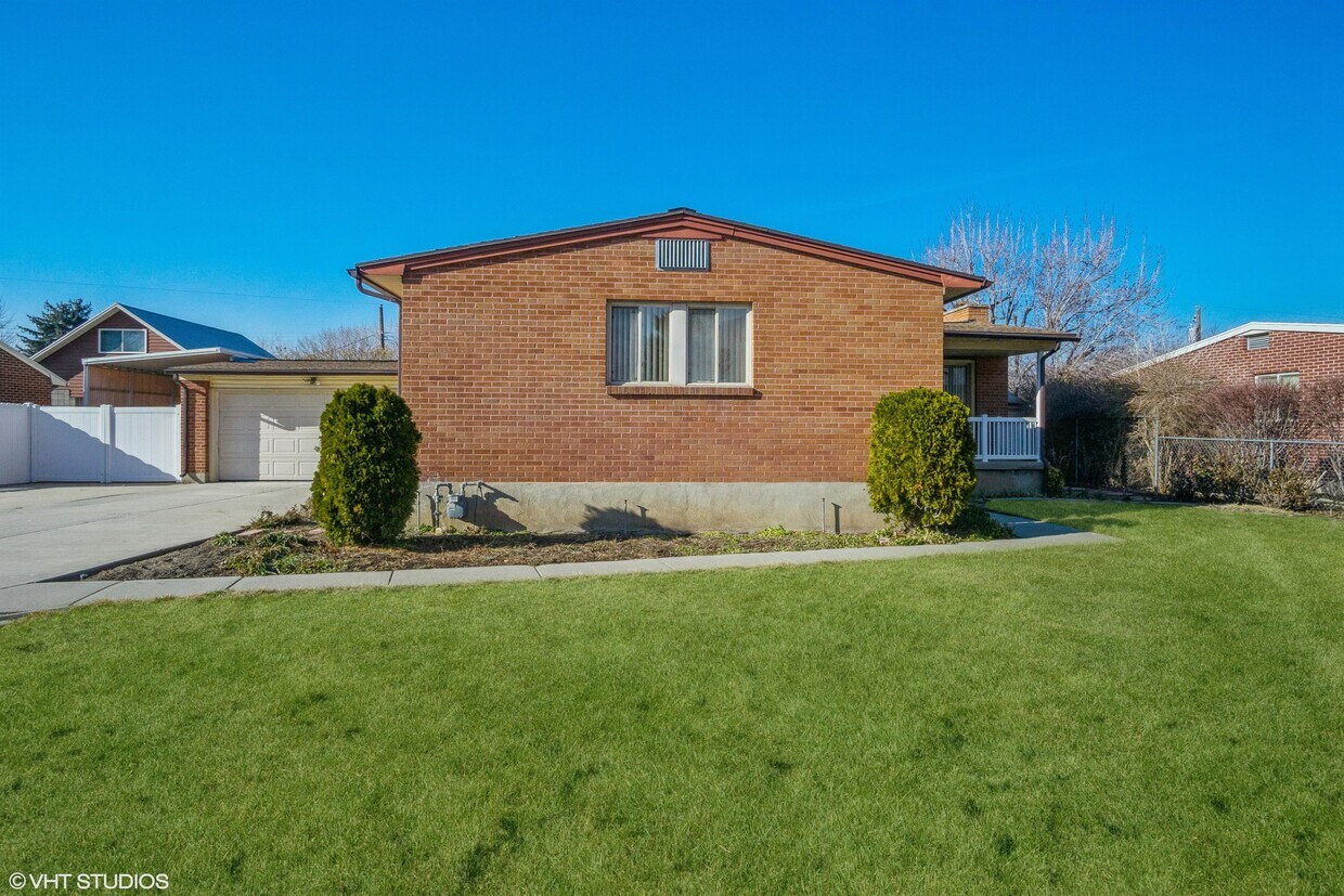 7078 S 2825 E, Cottonwood Heights, UT 84121 House Rental in