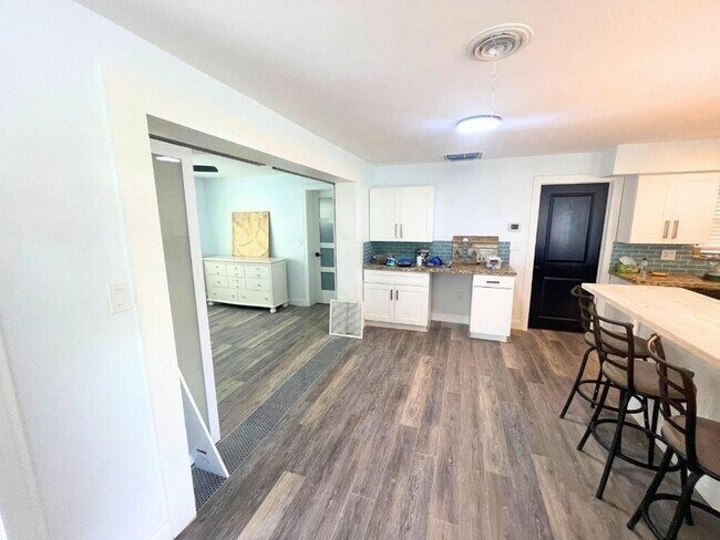 Foto del edificio - 1710 SW 6th Ave