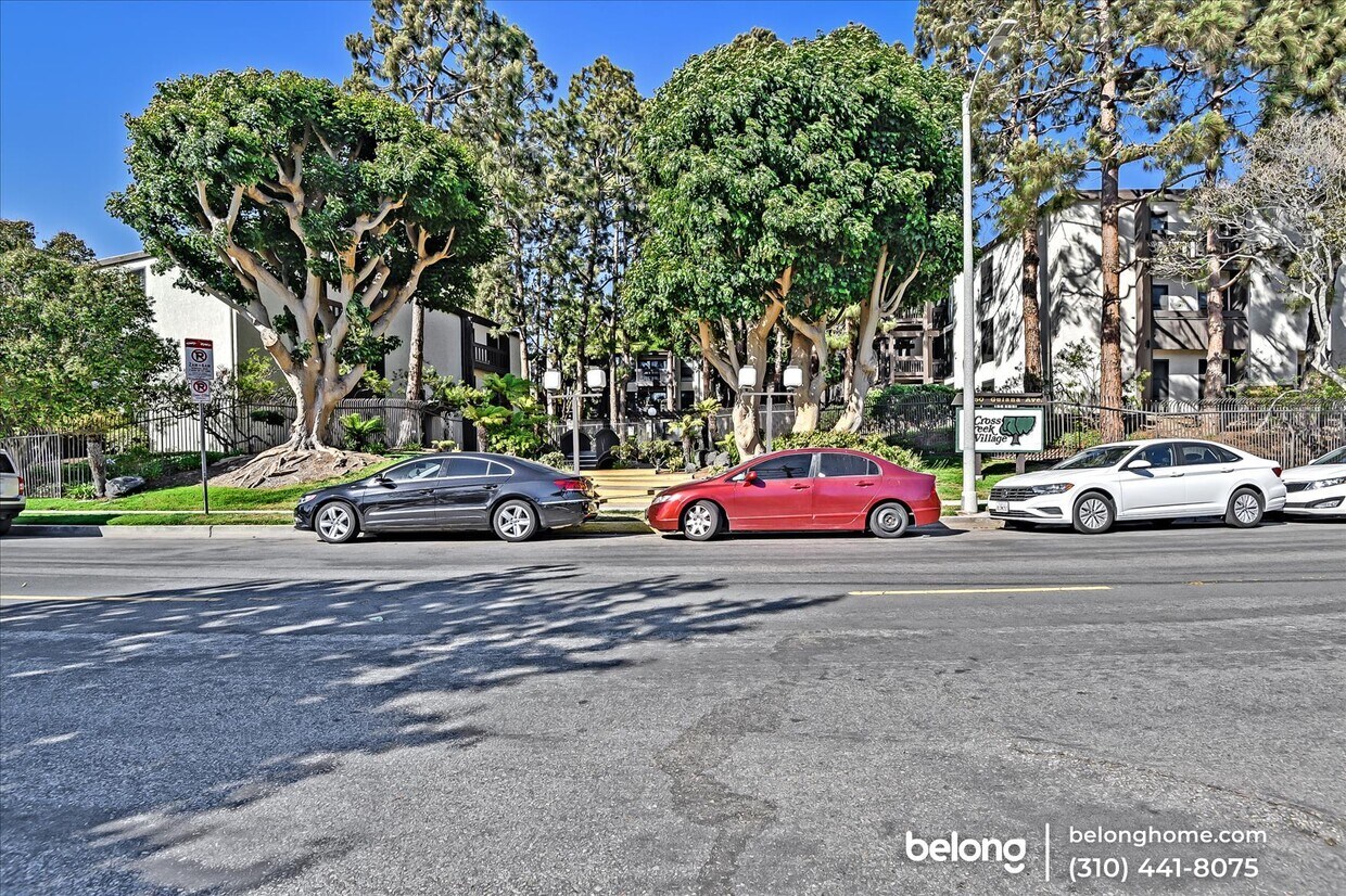 Foto principal - 7777 W 91st St