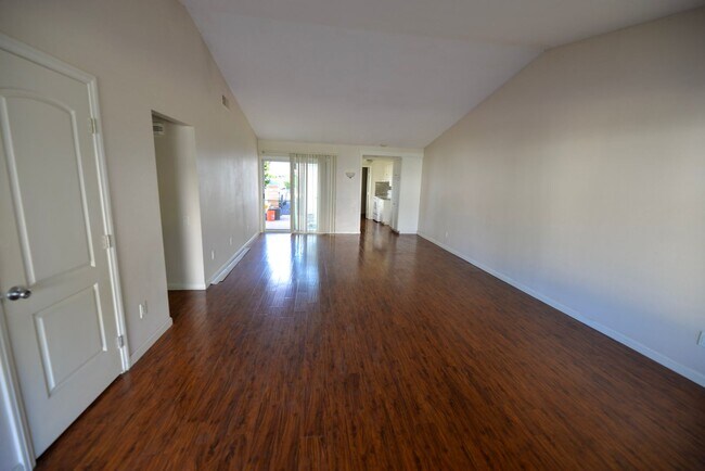 Foto del edificio - Recently upgraded single level 3 bedroom/ 2bath in the San Juan Village Community!