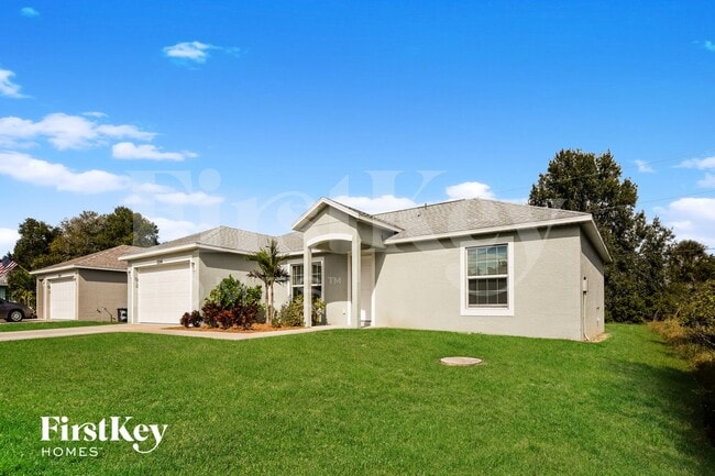 Foto del edificio - 12246 Helios Ave