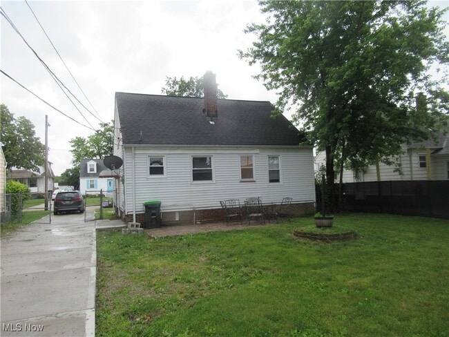 Building Photo - 1329 Craneing Rd