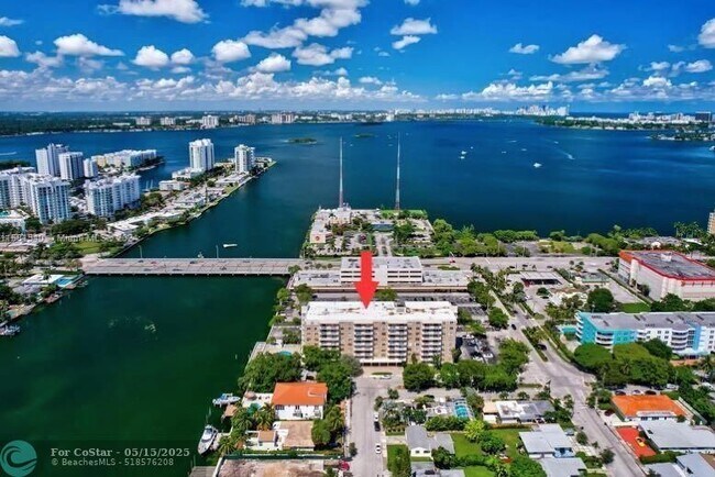 Foto del edificio - 1455 N Treasure Dr