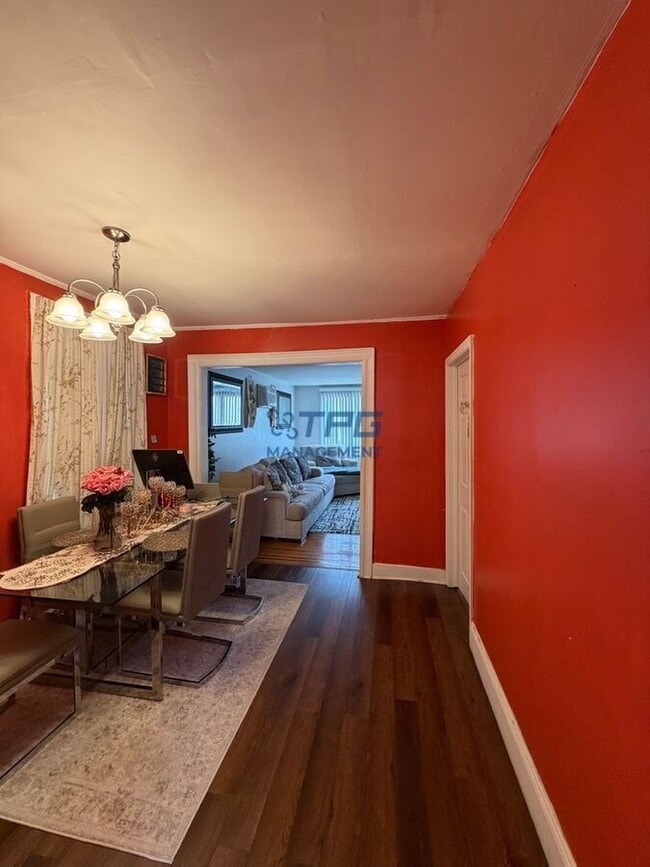 Building Photo - 19 Sisson Ct