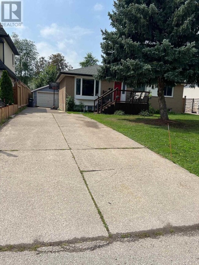 Building Photo - 556 Sherin Dr