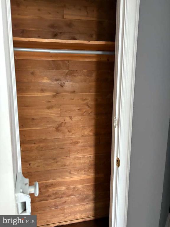 Foto del edificio - 5718 Woodbine Ave