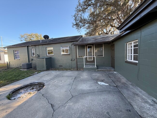 Building Photo - 69 E Seminole Ave