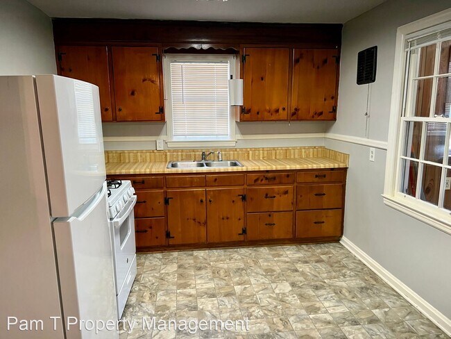 Building Photo - 3 br, 1 bath House - 1532 E 53rd Street