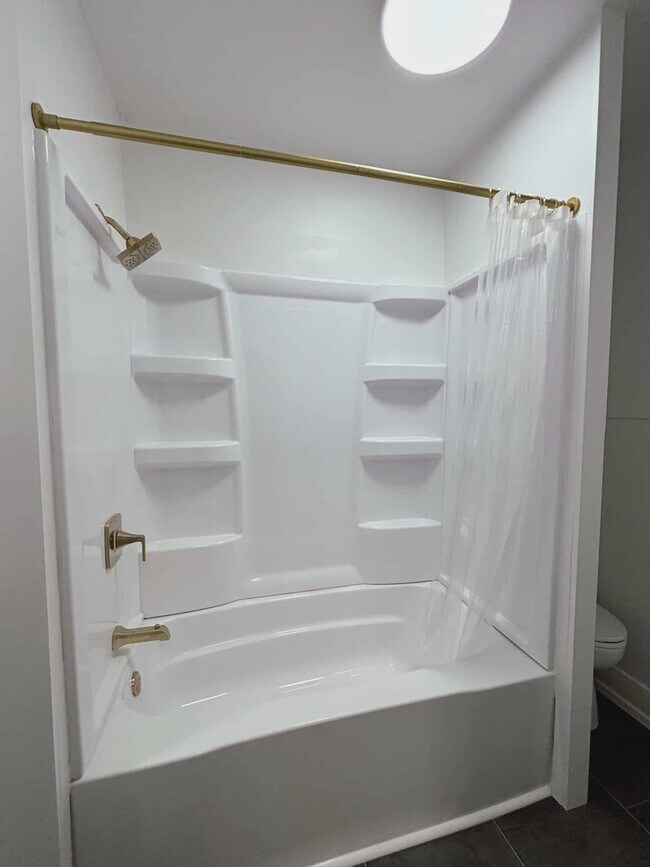 Foto del edificio - 1400 Central Ave