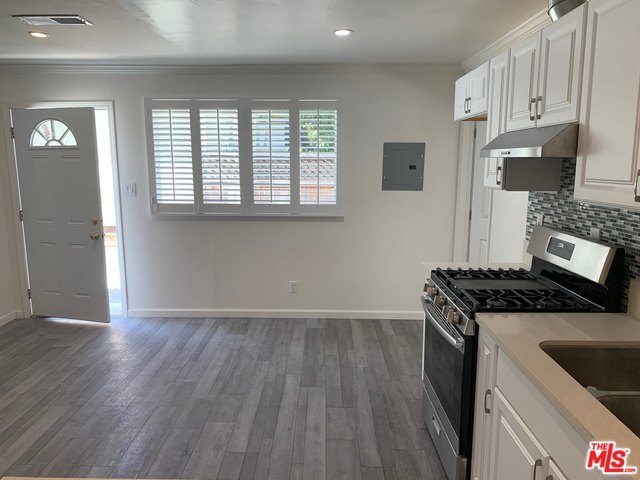 Building Photo - 5720 Cedros Ave
