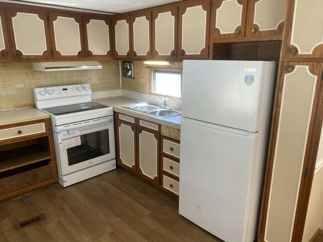 Building Photo - 9 Crest Ave