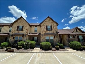 Building Photo - 419 Goldilocks Ln