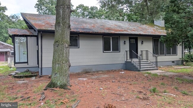 Building Photo - 555 Bilper Ave