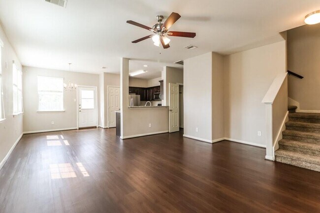 Foto del edificio - 2714 Mesquite Ridge Dr