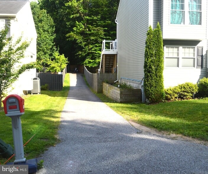 Building Photo - 3519 Oak Rd