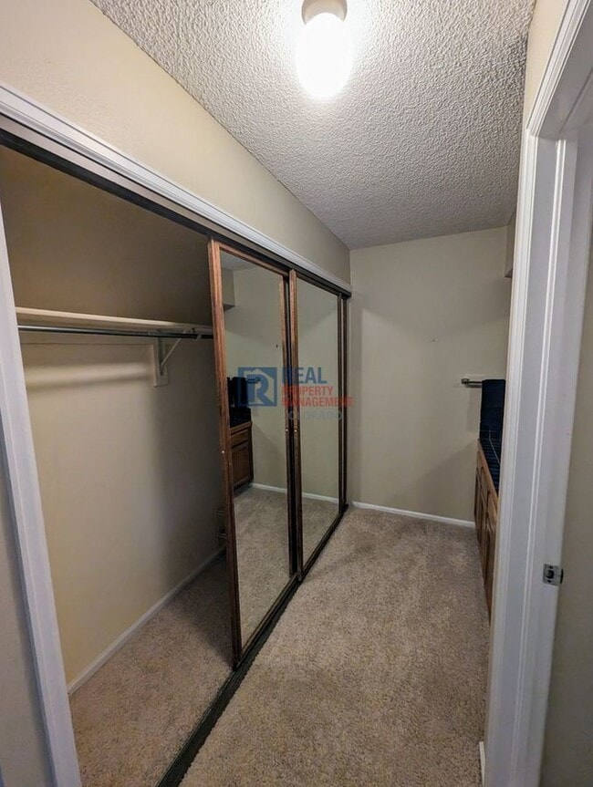 Building Photo - 1587 S Spruce St