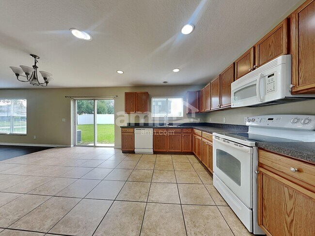 Building Photo - 11114 Golden Silence Dr
