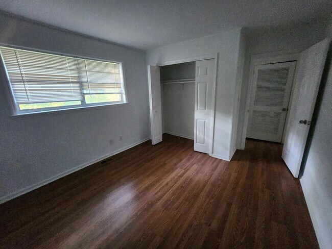 Foto del edificio - Room in Duplex on Monticello St