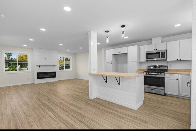 Foto del edificio - 19367 Lucille St