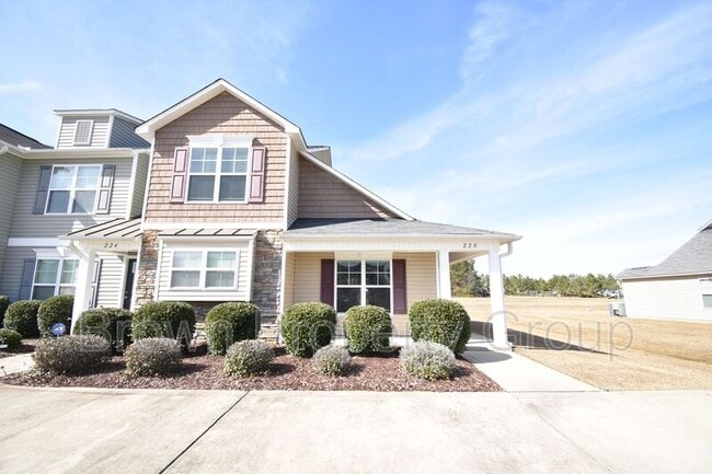 Building Photo - 220 Collinwood Dr