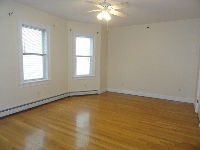 Foto del edificio - 32 Rockland Ave