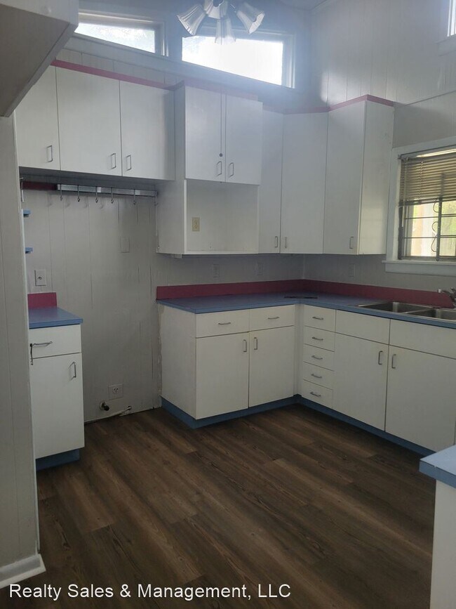 Building Photo - 3 br, 1 bath House - 1501 Woody Drive