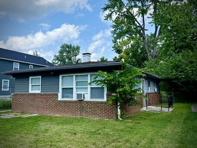 Building Photo - 3117 Hovey St