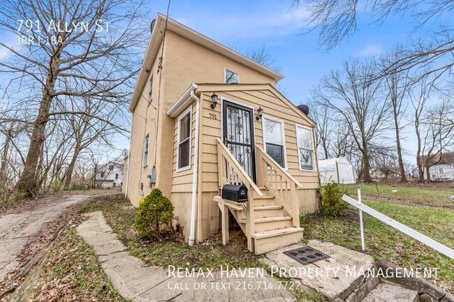 Building Photo - 791 Allyn St