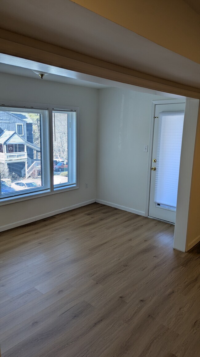 Foto del edificio - 28 Windbrooke Cir