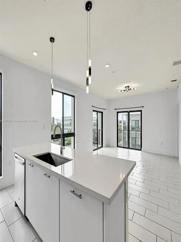 Photo - 8167 NW 41st Street E-406, Doral, FL 33166