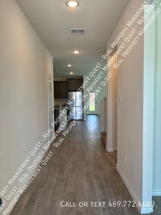 Foto del edificio - 8164 Trudy Ln