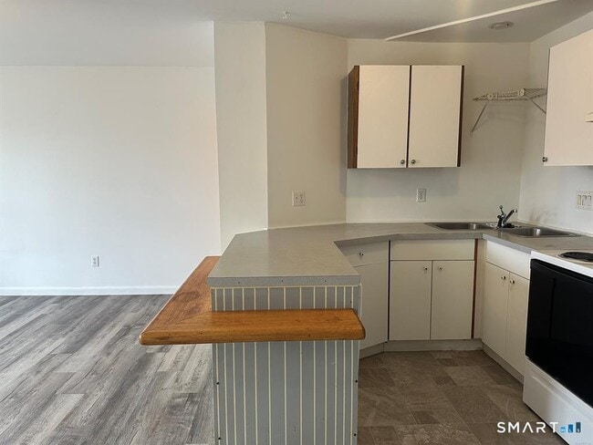 Foto del edificio - 1334 Dixwell Ave