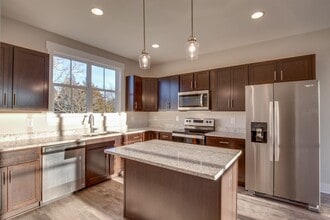 Building Photo - 406 Harper Lndg