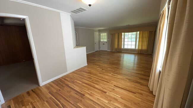Foto del edificio - 5443 S Marion Ave