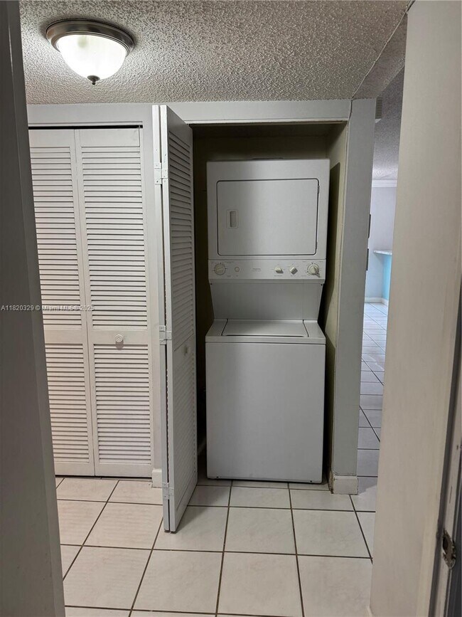 Foto del edificio - 15501 SW 133rd Pl