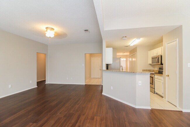 Foto del edificio - 1040 Glencrest Dr