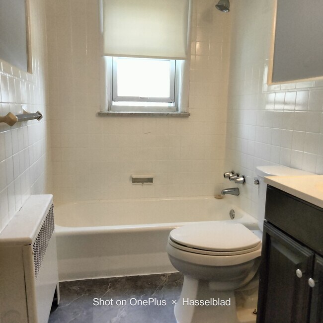 Bathroom bathroom - 419 E Fornance St