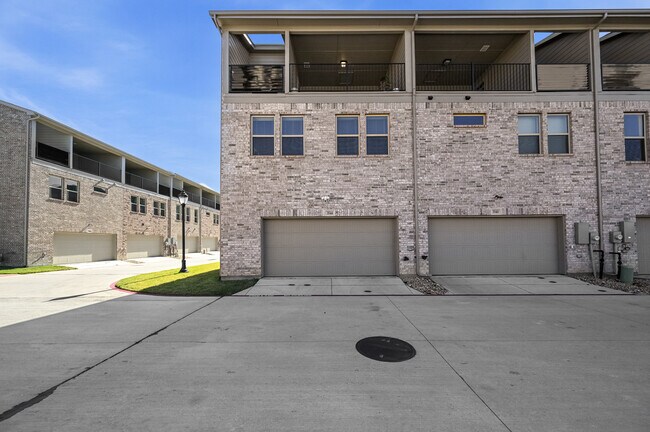 Foto del edificio - 3544 Thistlewood Dr